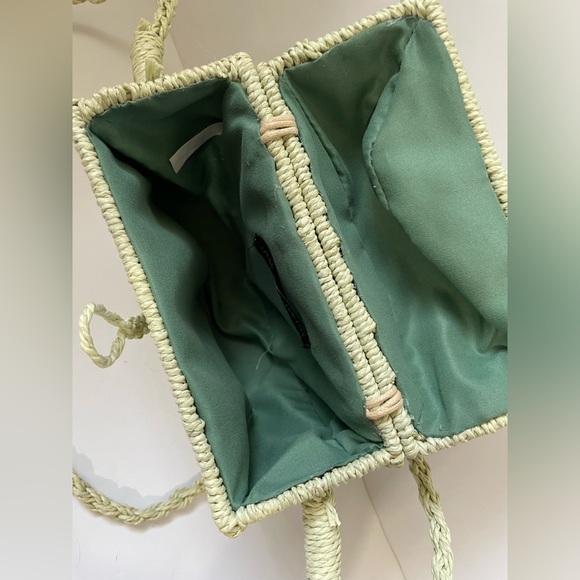 3 AM FOREVER women’s round green crossbody, fabric interior - Picture 7 of 17